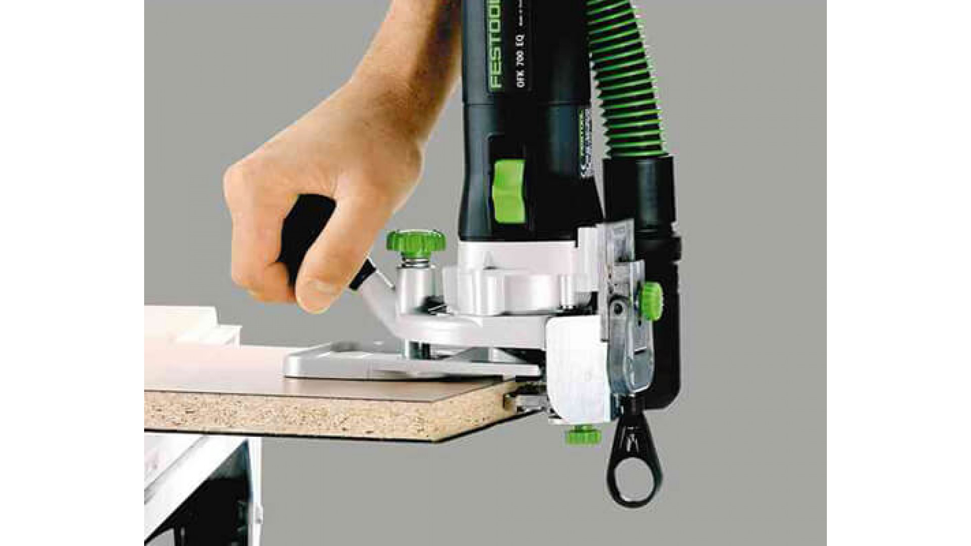 Кромочный по дереву. Festool OFK 700. Festool фрезер ОФК 700. Кромочный фрезер OFK 700. Festool OFK 700 EQ-Plus.